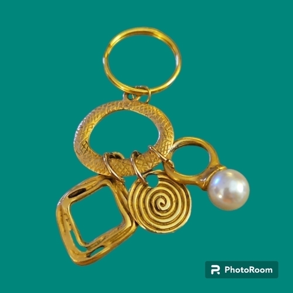 Goldtone Spiral Pearl Etruscan Style Egyptian Atomic Key Ring Chain Purse Charm